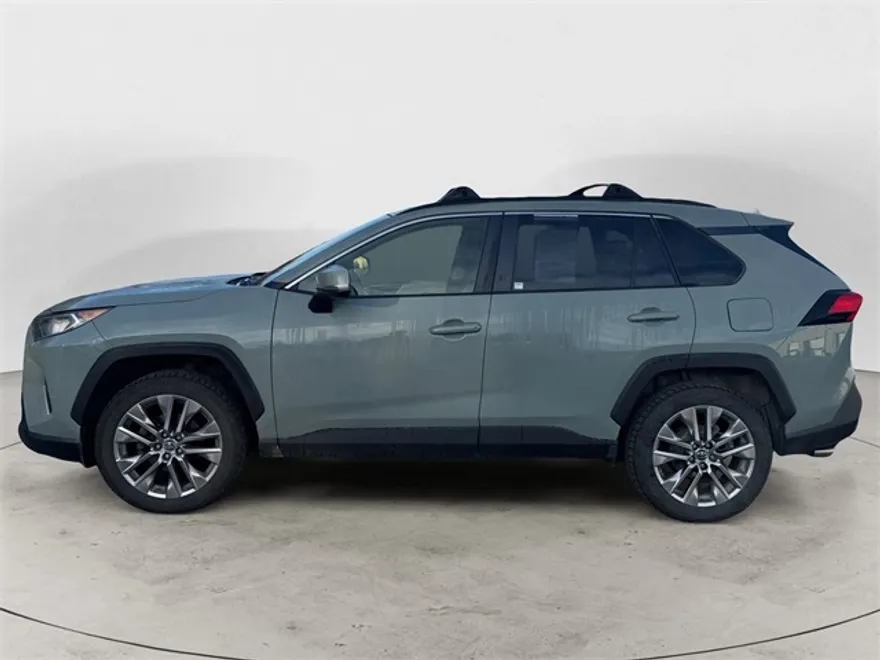 2019 Toyota RAV4 XLE Premium photo 1