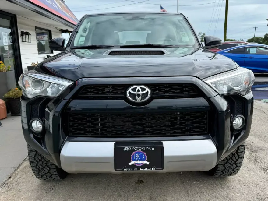 2017 Toyota 4Runner TRD Off-Road Premium Sport photo 1