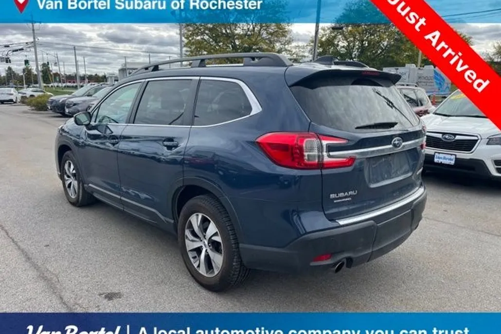 2023 Subaru Ascent Premium photo 1