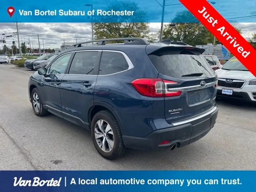 2023 Subaru Ascent Premium photo 1