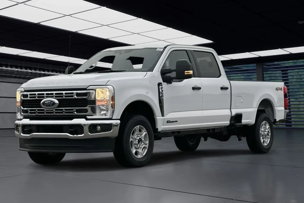 2025 Ford F-350 XLT photo 1