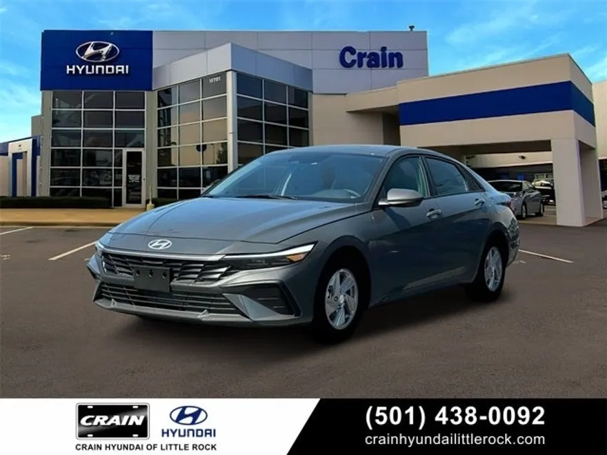 2025 Hyundai Elantra SE photo 1
