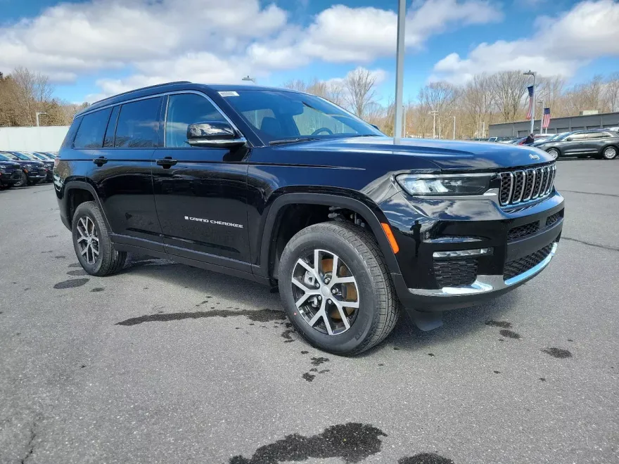2024 Jeep Grand Cherokee Limited photo 1