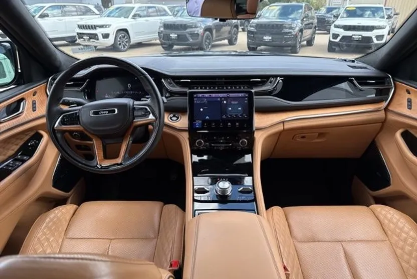 2024 Jeep Grand Cherokee Summit Reserve photo 1