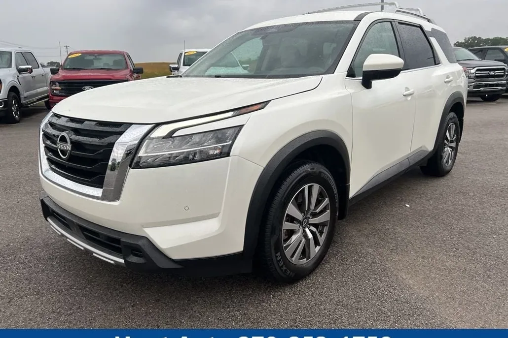 2023 Nissan Pathfinder SL photo 1