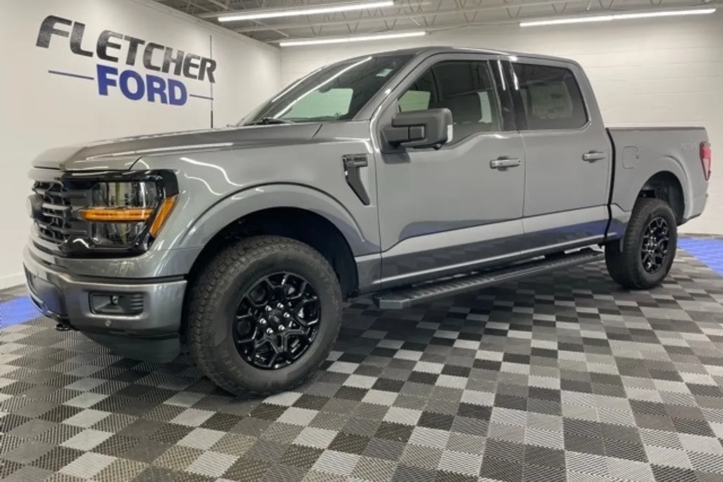2025 Ford F-150 XLT photo 1
