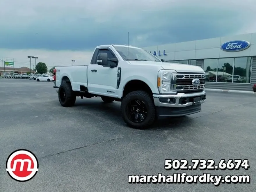 2023 Ford F-350 photo 1