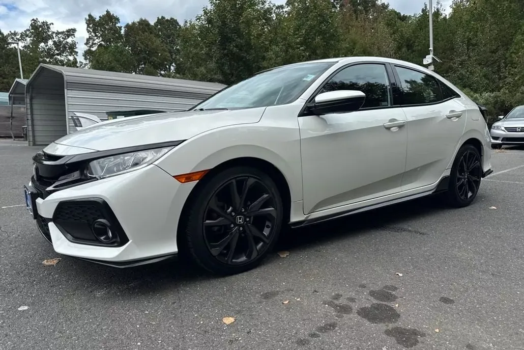 2019 Honda Civic Sport photo 1