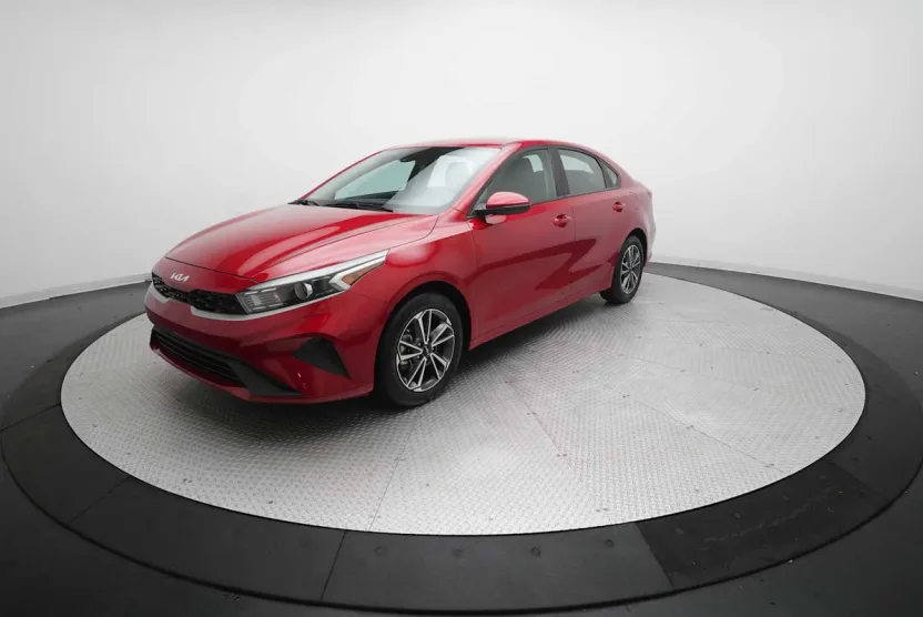 2022 Kia Forte LXS photo 1