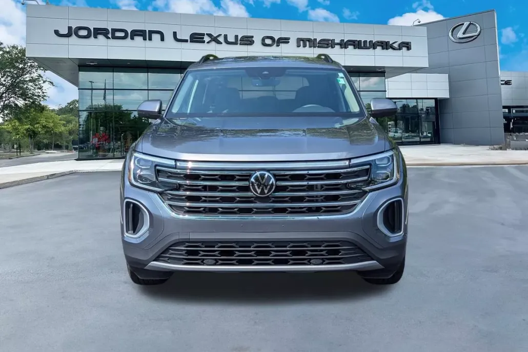 2024 Volkswagen Atlas SE photo 1