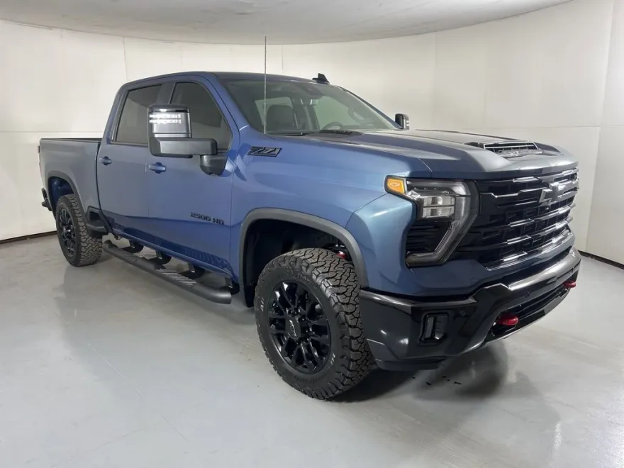 2025 Chevrolet Silverado 2500HD LT photo 1