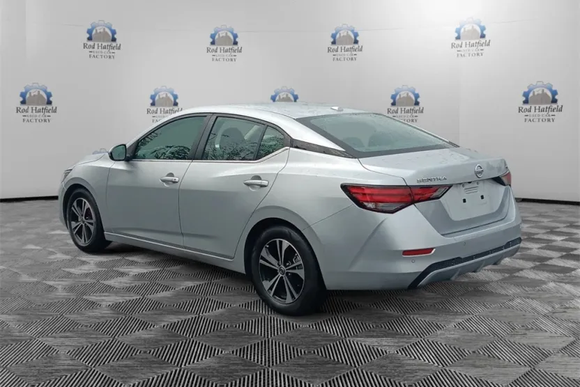 2022 Nissan Sentra SV photo 1