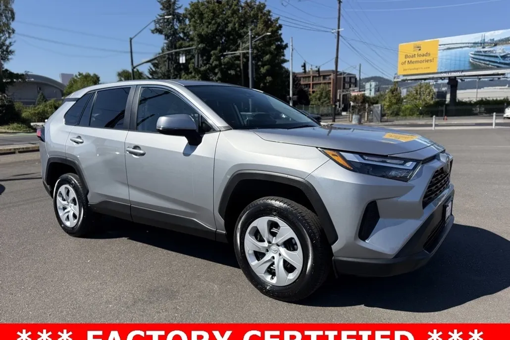 2025 Toyota RAV4 LE photo 1