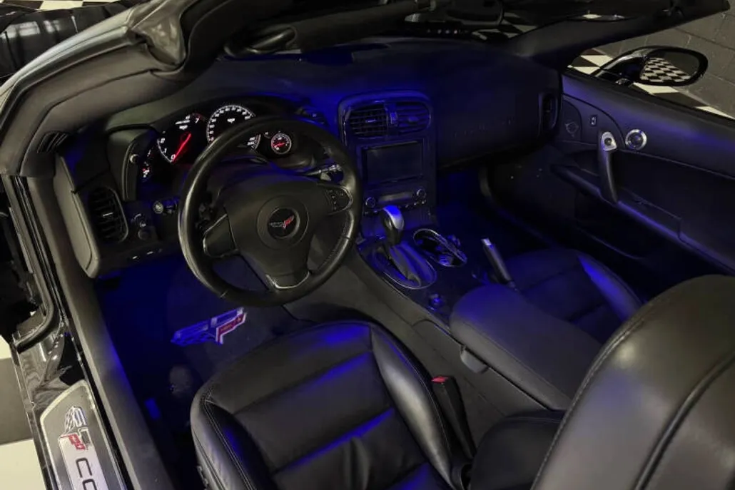 2013 Chevrolet Corvette 1LT photo 1