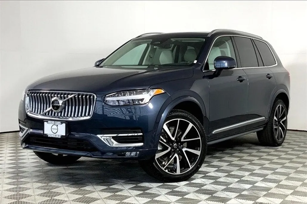 2023 Volvo XC90 AWD Plus photo 1