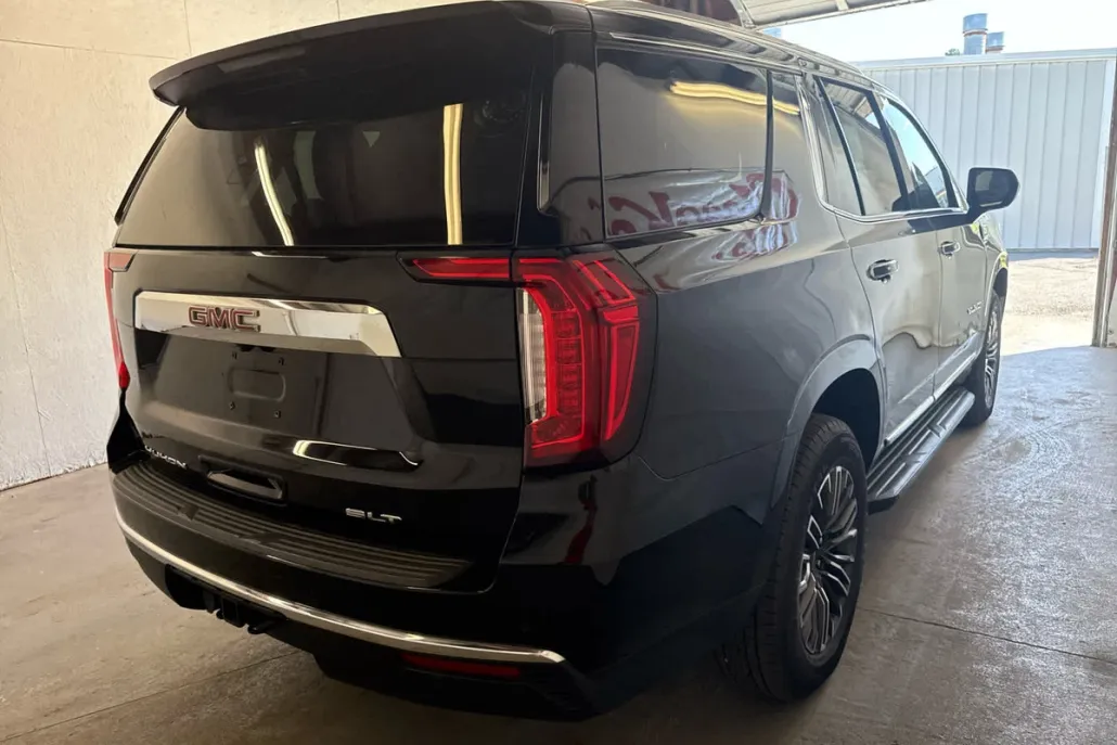 2023 Gmc Yukon SLT photo 1