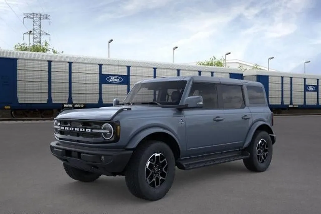 2025 Ford Bronco Outer Banks photo 1