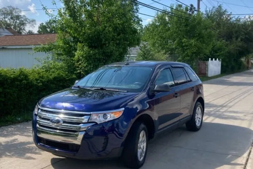 2011 Ford Edge SE photo 1
