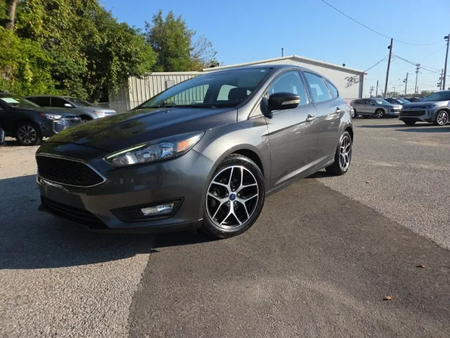 2018 Ford Focus SEL photo 1
