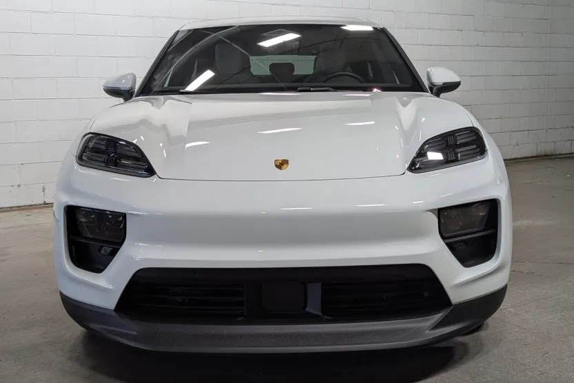 2025 Porsche Macan Electric 4 photo 1