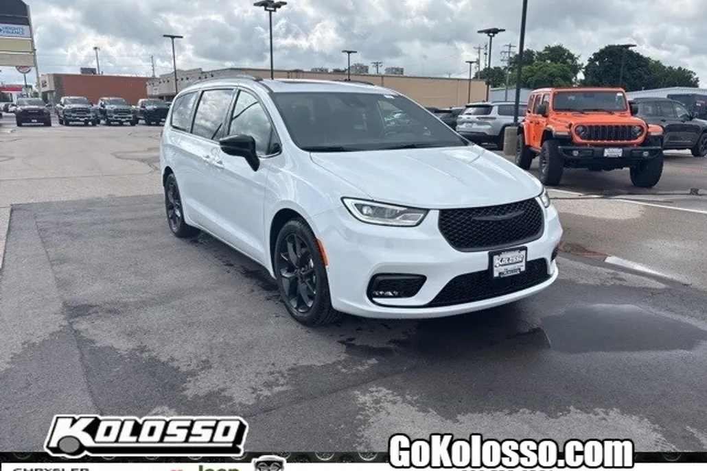 2025 Chrysler Pacifica Limited photo 1