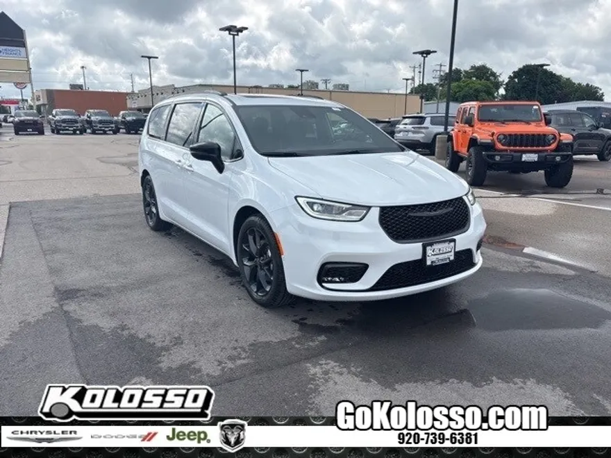 2025 Chrysler Pacifica Limited photo 1
