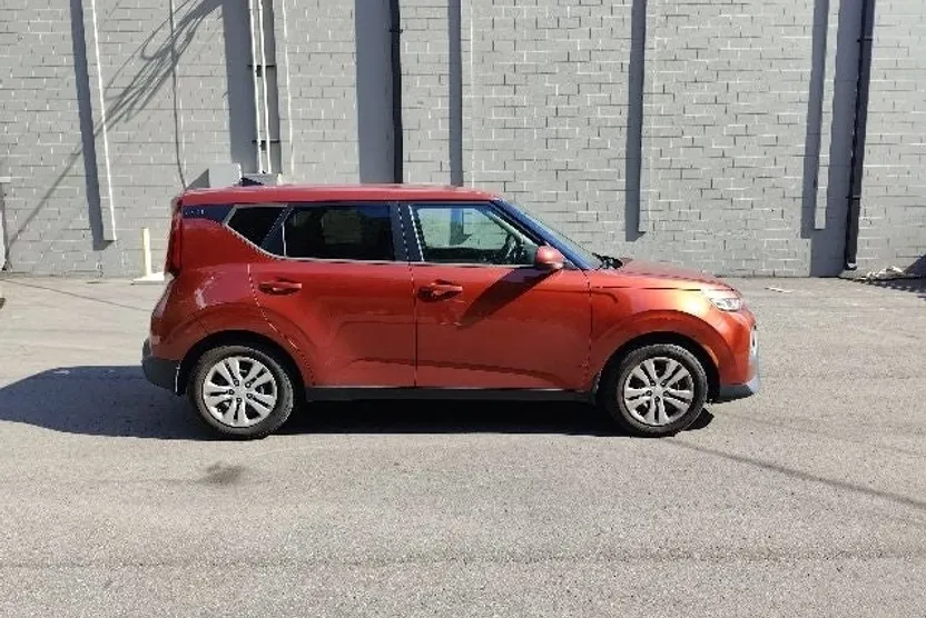 2021 Kia Soul LX photo 1