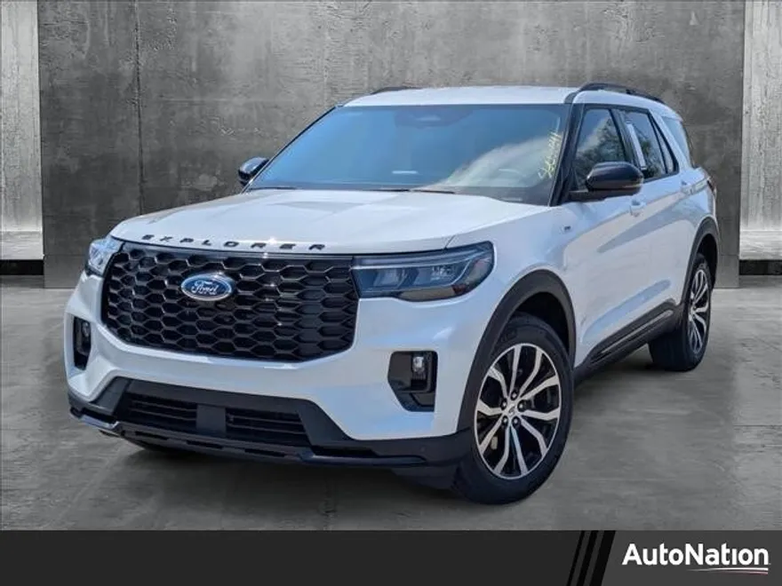 2025 Ford Explorer ST-Line photo 1