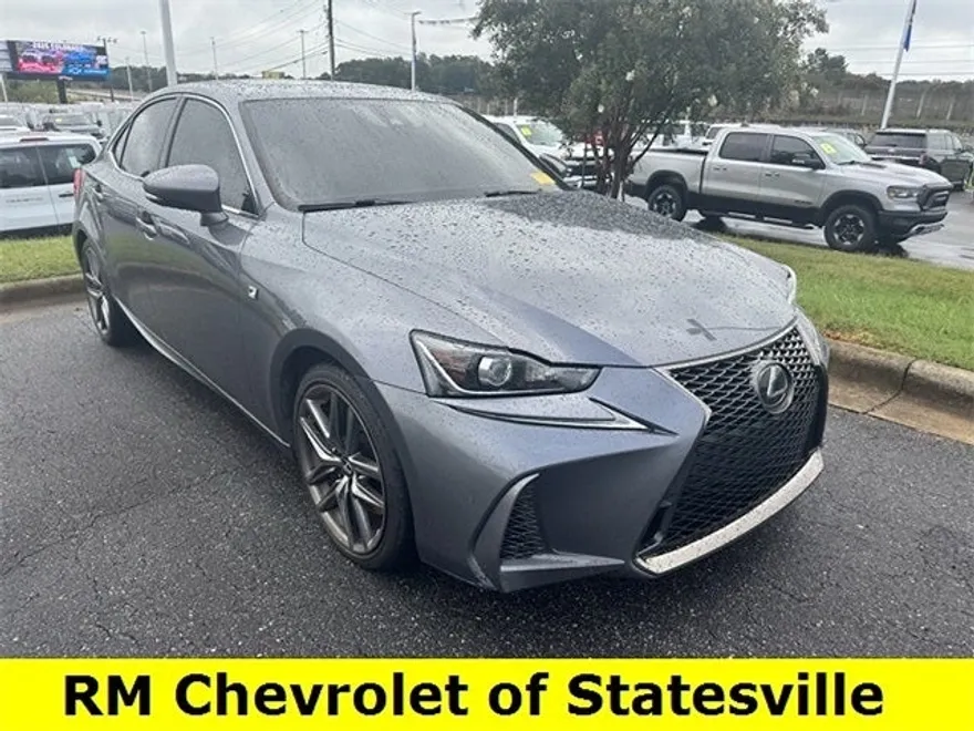 2019 Lexus IS 300 photo 1