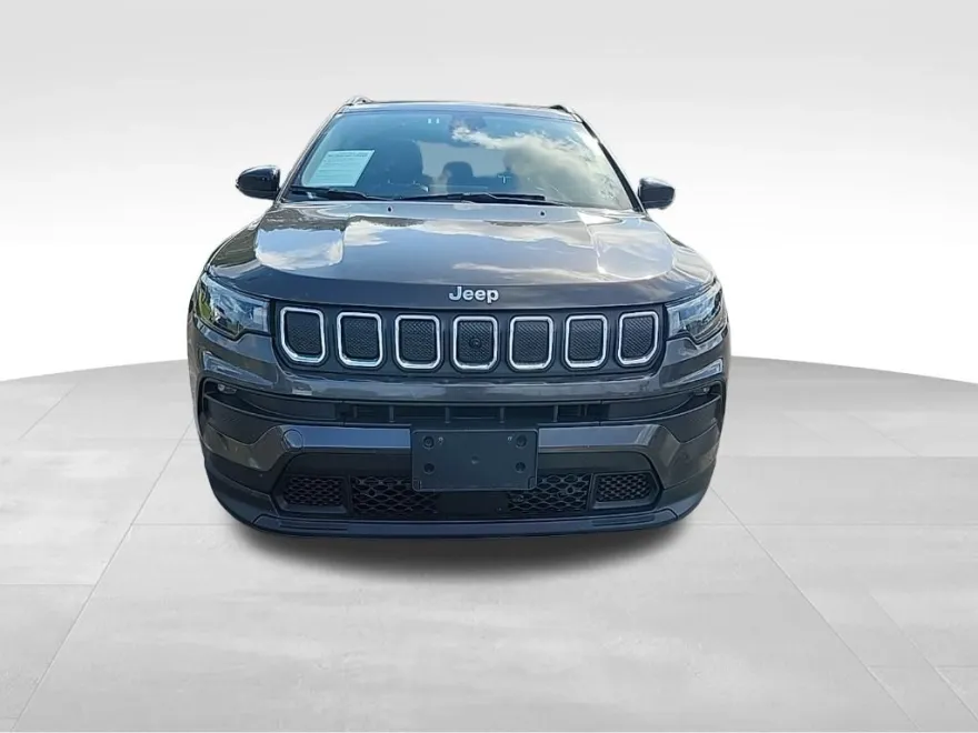2022 Jeep Compass Latitude photo 1