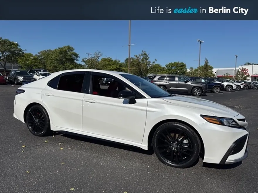 2023 Toyota Camry XSE photo 1