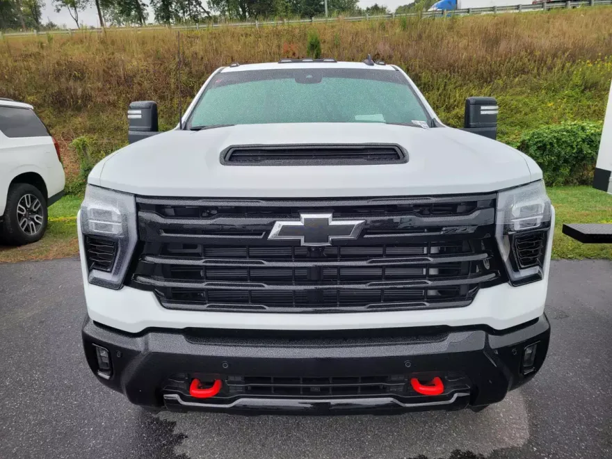 2025 Chevrolet Silverado 2500HD LT photo 1