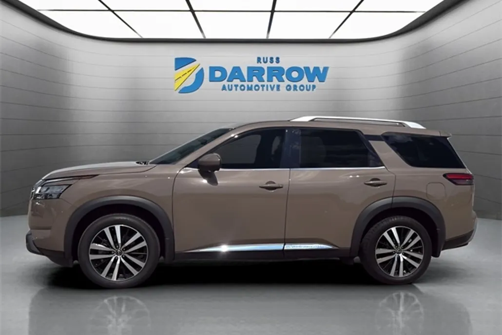 2023 Nissan Pathfinder Platinum photo 1