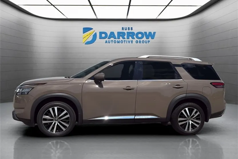 2023 Nissan Pathfinder Platinum photo 1