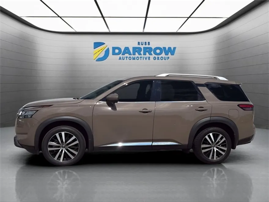 2023 Nissan Pathfinder Platinum photo 1