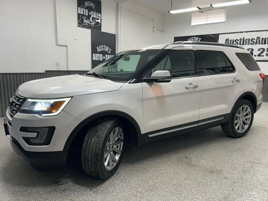 2016 Ford Explorer Limited photo 1