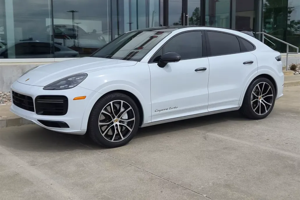 2022 Porsche Cayenne Coupe Turbo photo 1