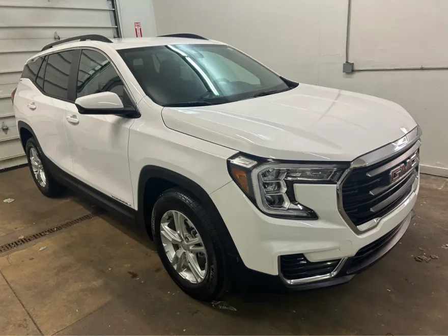 2023 Gmc Terrain SLE photo 1