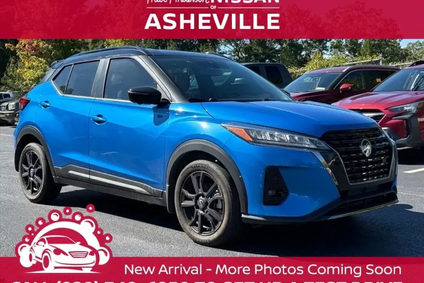 2024 Nissan Kicks SR photo 1