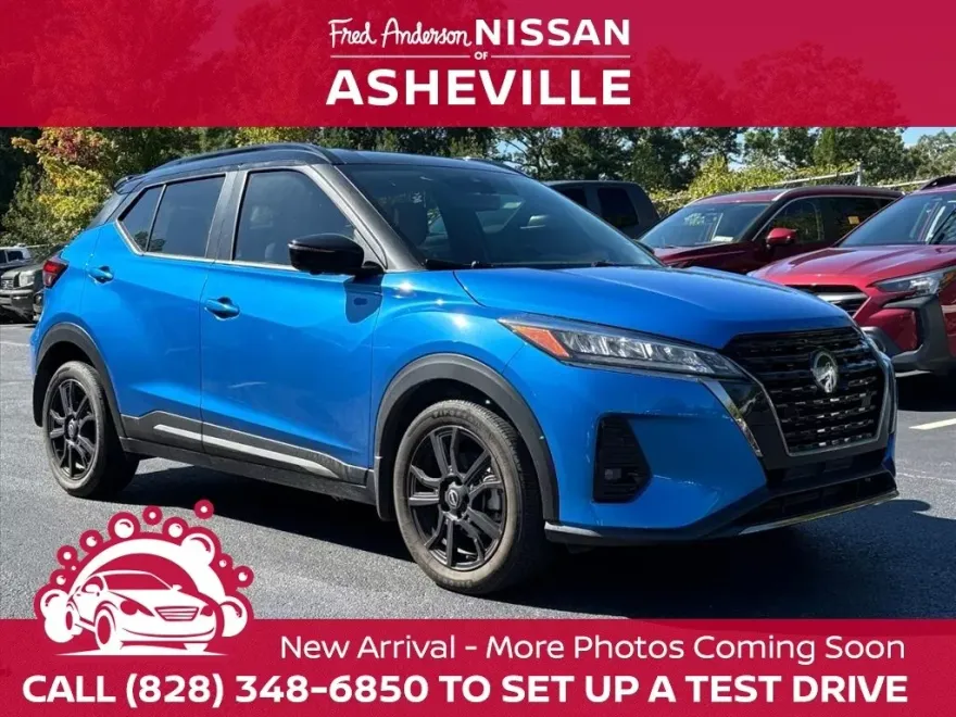 2024 Nissan Kicks SR photo 1