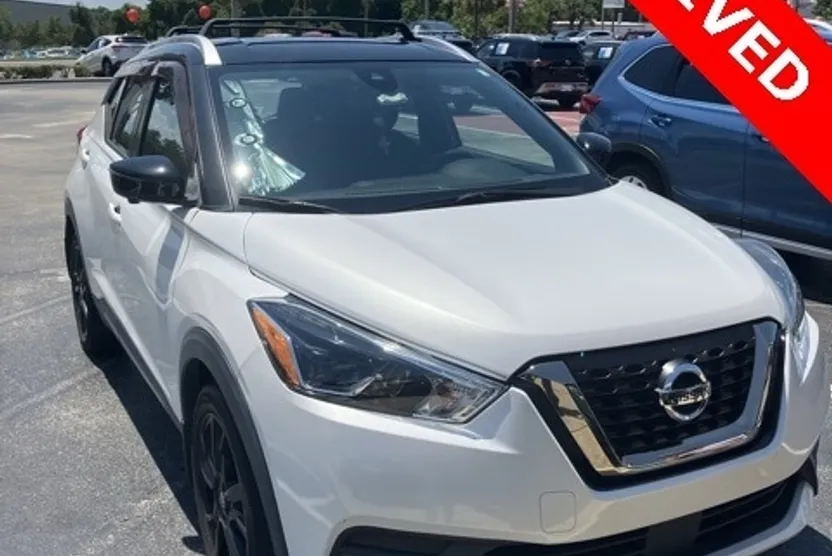 2020 Nissan Kicks SR photo 1