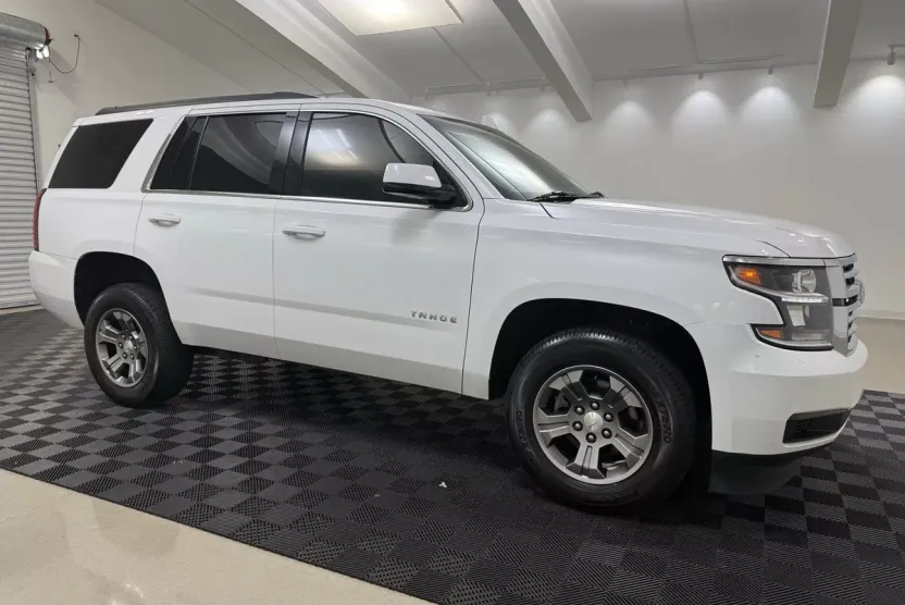 2019 Chevrolet Tahoe LS photo 1