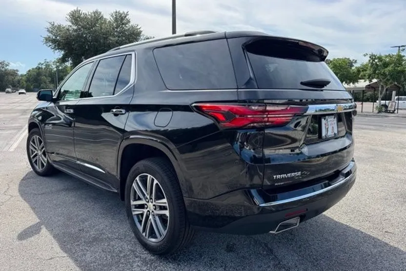 2022 Chevrolet Traverse High Country photo 1