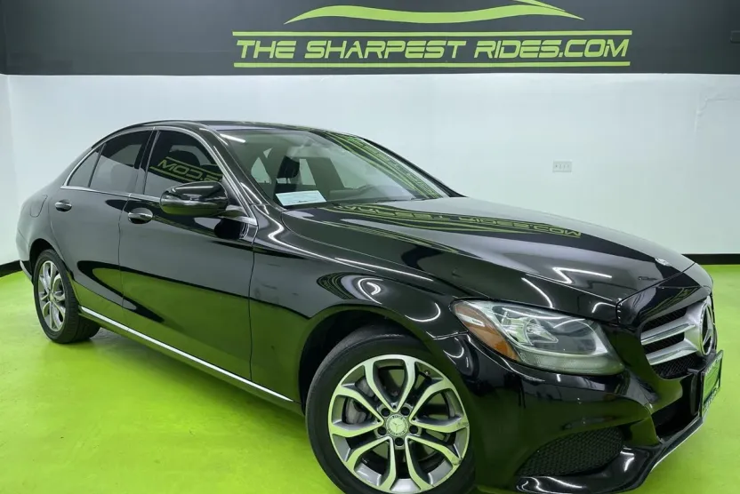 2016 Mercedes Benz C 300 Luxury 4MATIC photo 1