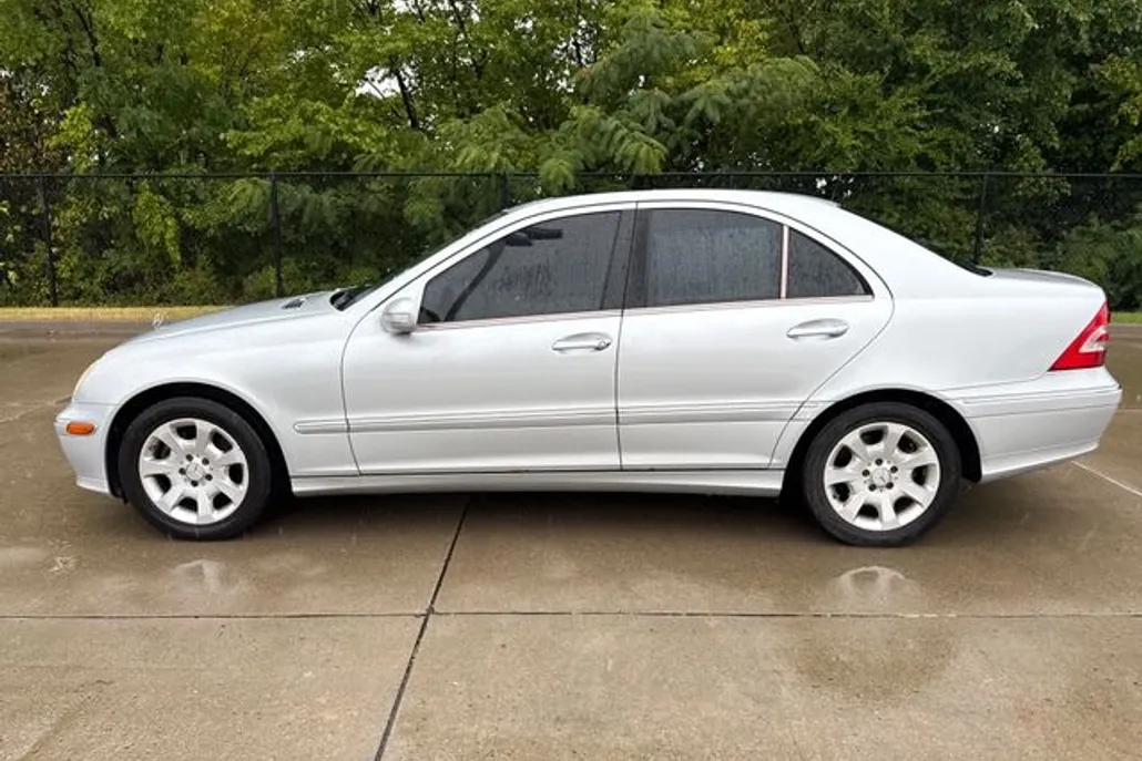 2006 Mercedes Benz C Luxury photo 1