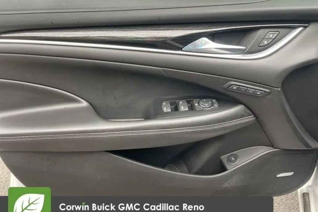 2018 Buick LaCrosse Premium photo 1