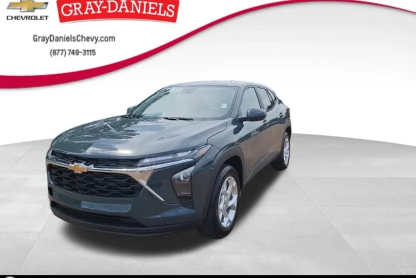 2026 Chevrolet Trax LS photo 1