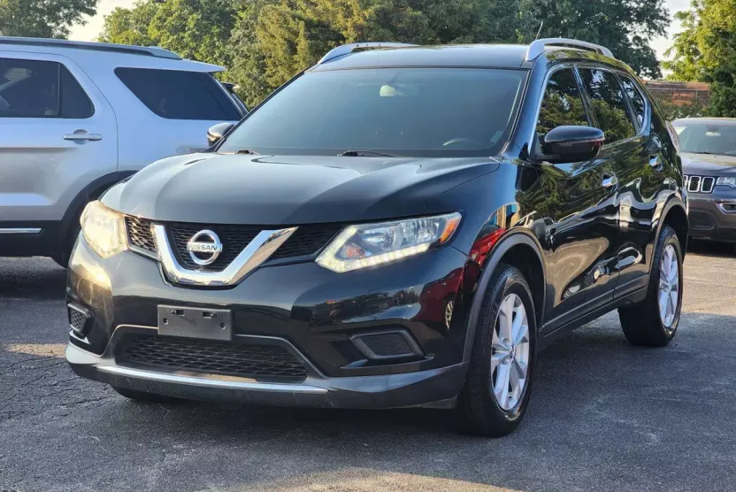 2016 Nissan Rogue SV photo 1