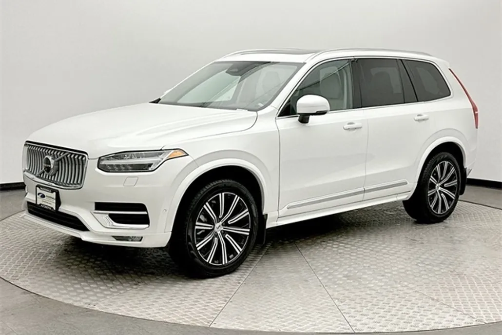 2025 Volvo XC90 AWD Plus photo 1