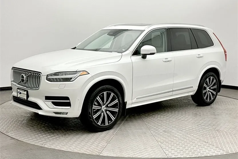 2025 Volvo XC90 AWD Plus photo 1